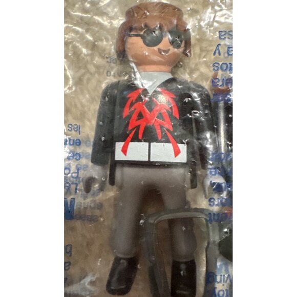 Playmobil Police Figures Set W/ Accessories New In Packaging 2 Figures Plastic M - Picture 7 of 8